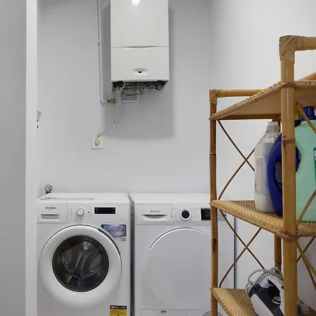 Earra - Casa Fabiola, Centro Y A 2 Min De La Playa