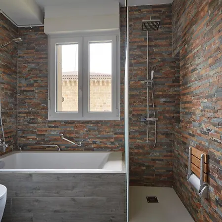 Earra - Casa Fabiola, Centro Y A 2 Min De La Playa