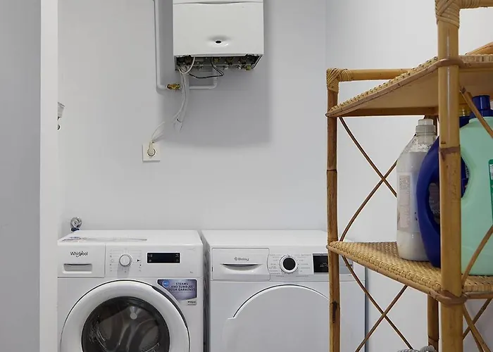 Earra - Casa Fabiola, Centro Y A 2 Min De La Playa